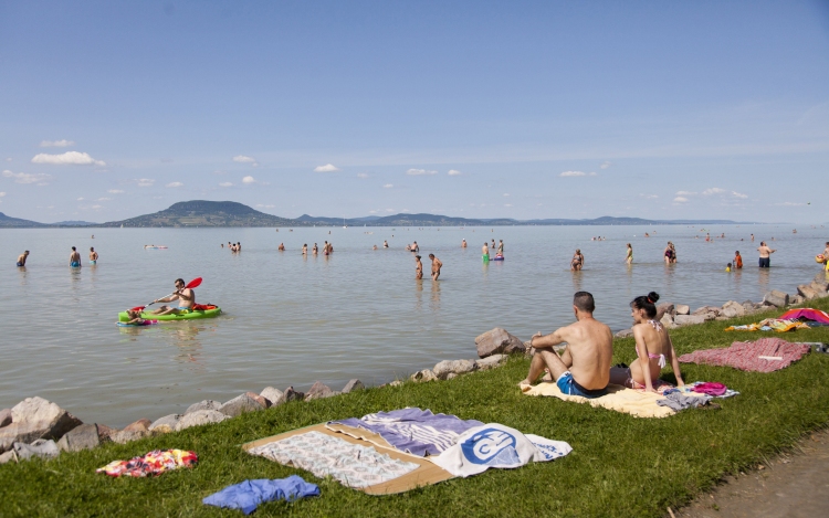 Több mint kétszáz hajó is indulhat az idei Balaton-átevezésen